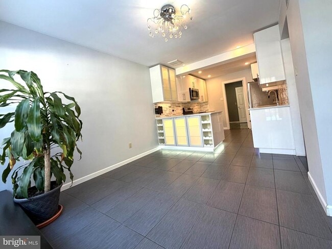 Building Photo - 3 Kaylin Corner