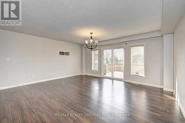 Photo - 130 Rochefort St.