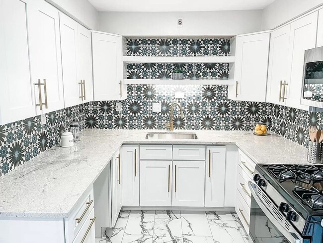 Photo - 7055 Hampton Ave Unit #107