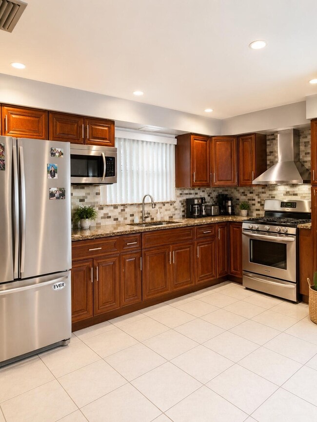 Photo - 101 SW 64th Ave