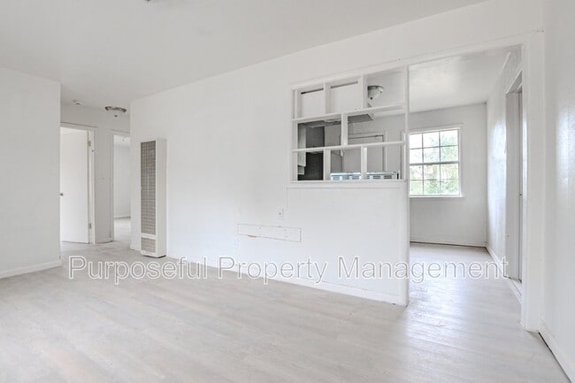 Photo - 3128 NE 15th St