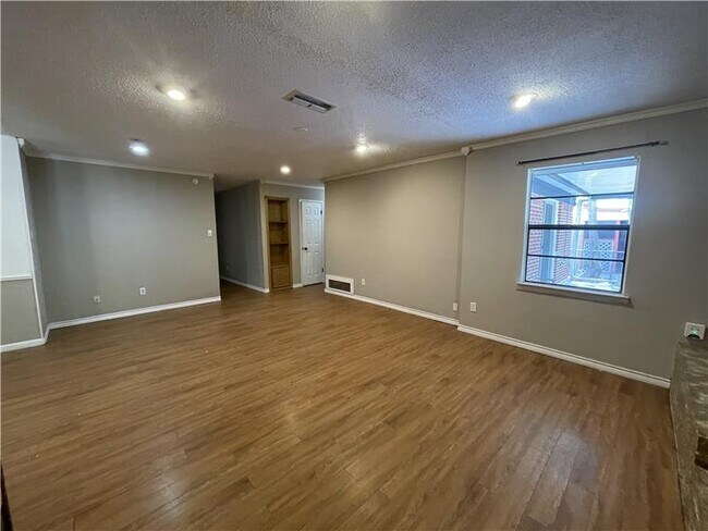 Photo - 1206 Phyllis Dr