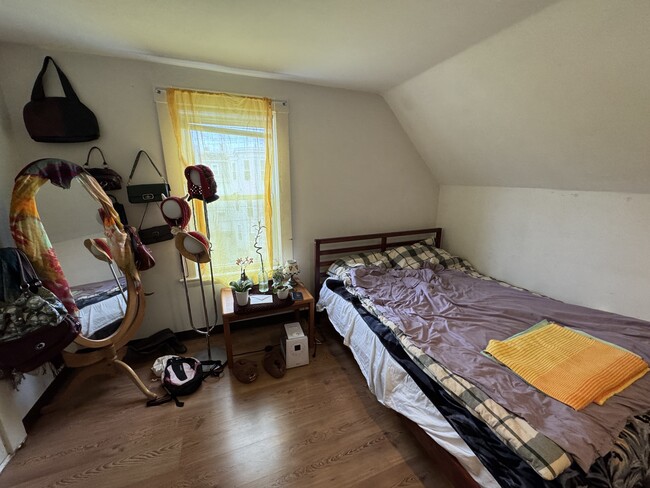 Building Photo - 7 Jay St Unit 3