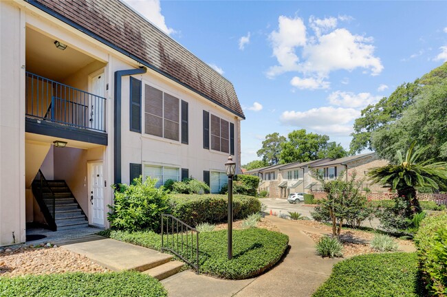 Photo - 1807 Stoney Brook Dr Unidad 67