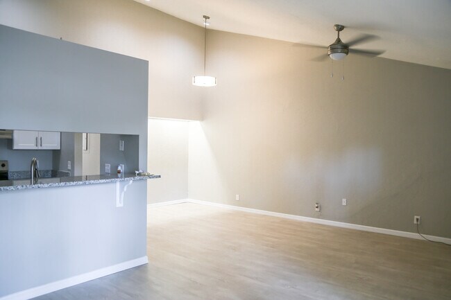 4151 SE 22nd Ave Unidad B