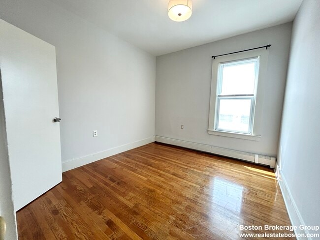 Photo - 96 E Cottage St