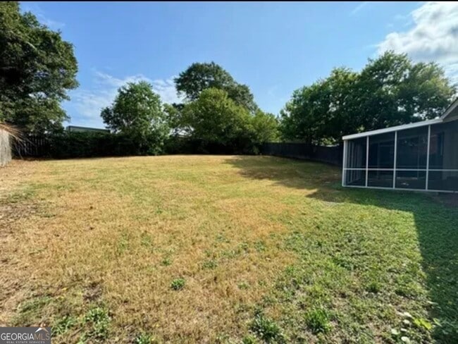 Photo - 2129 Westminster Way