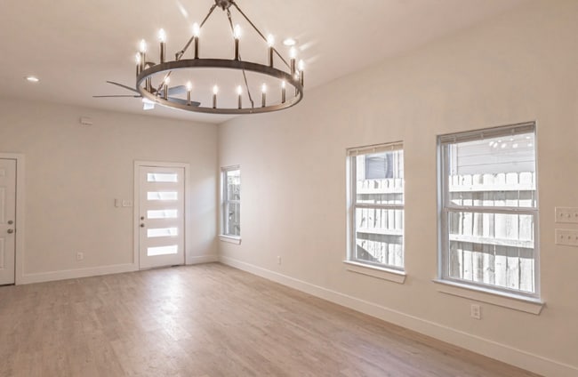 Photo - 13705 Biggs St Unidad 13705 Biggs street, Dallas Texas 75253