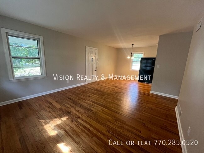 Photo - 1148 Center St SW