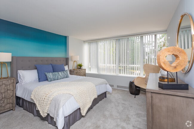 Lake Meadows Apartments