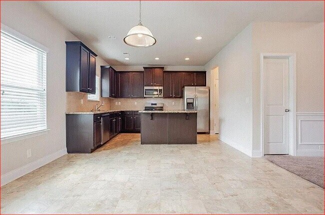 Photo - 2508 Fallenleaf Ct NE
