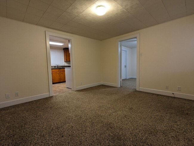 Photo - Spacious 2-Bedroom, 1-bath Home Close To Owen Rose Gardens!