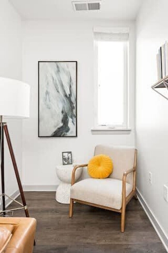 Photo - 747 N College Ave Unit ID1038657P