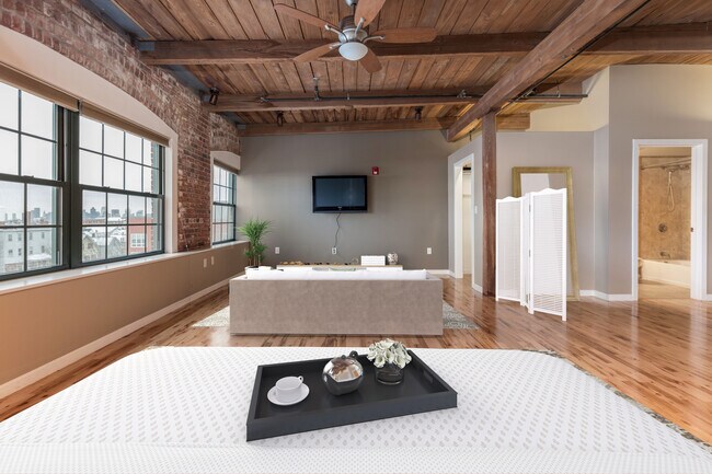 Photo - 210 Broadway Unidad 404