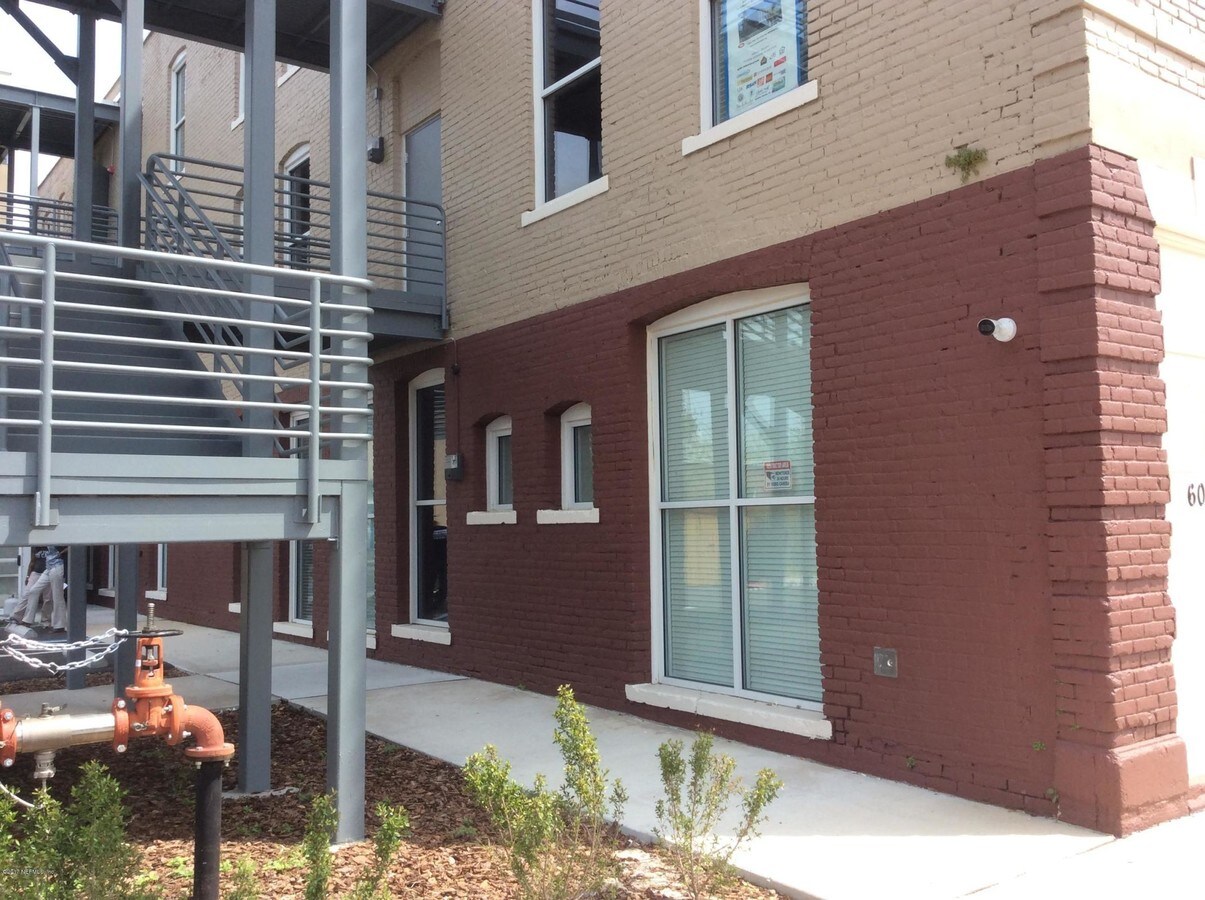 Photo - 605 W Beaver St Unidad 309