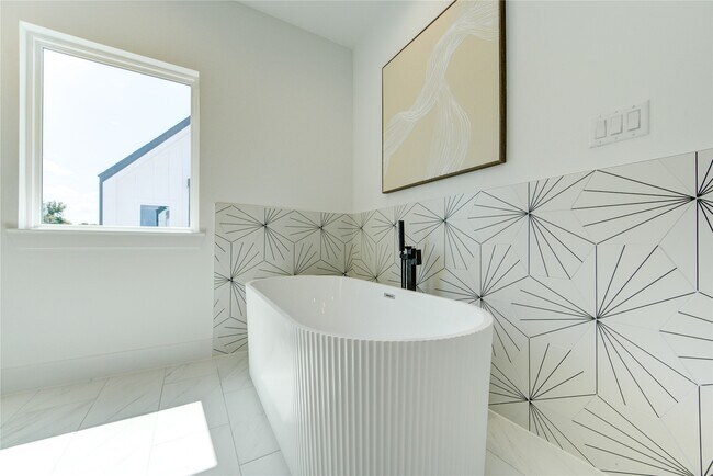 Photo - 4041 Buck St