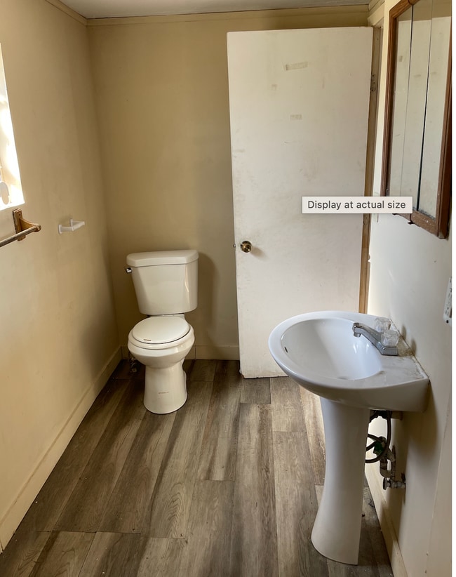 Photo - 7908 Siskin Avenue