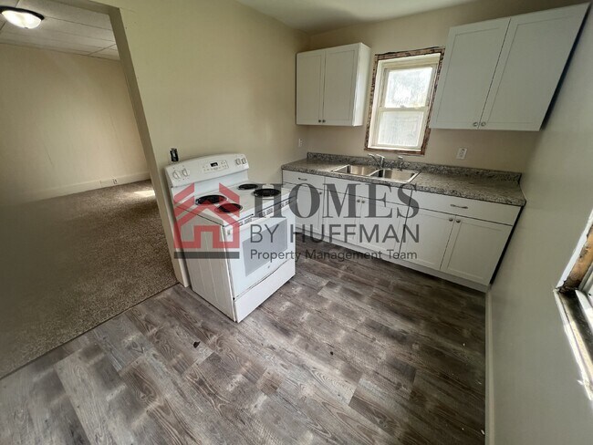 Photo - Westside Efficiency Unit | Downstairs | EH... Unit A