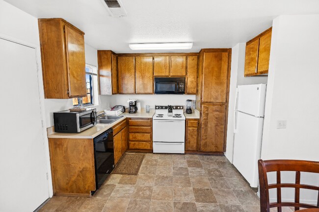 Photo - 121 N Gateway Blvd