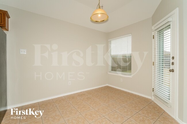 Photo - 207 Amherst Dr