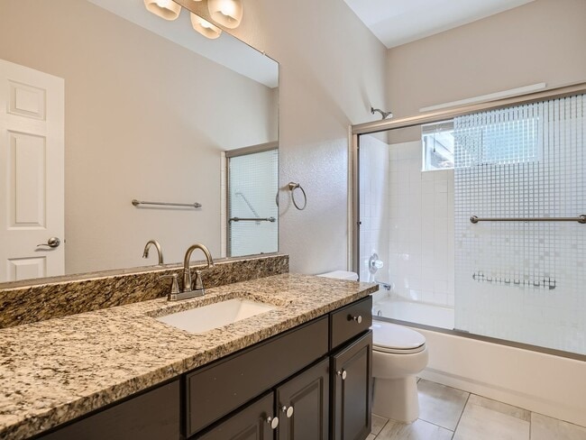 Photo - Evolve Real Estate: Meticulous Executive 4 Bedroom Plus Finished Basement Available August 5!