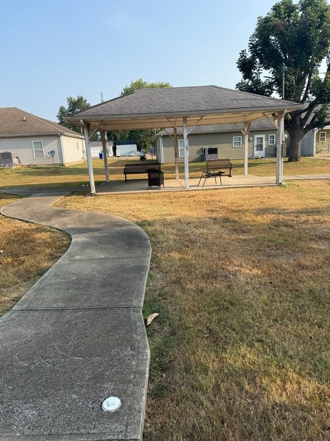 Photo - 104 Cedar Tree Ln Unidad B