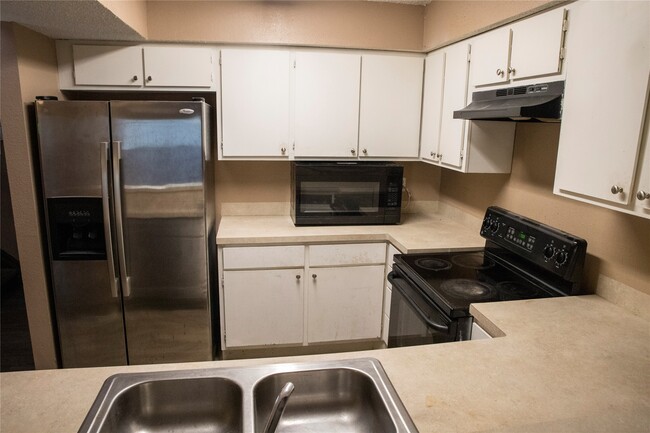 Photo - 7075 Greenway Chase St