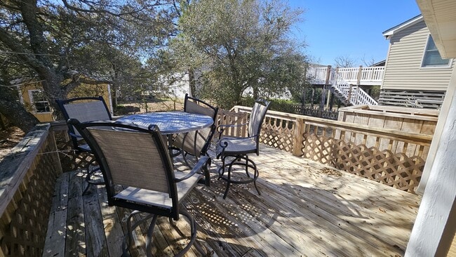 Photo - 2038 Norfolk St