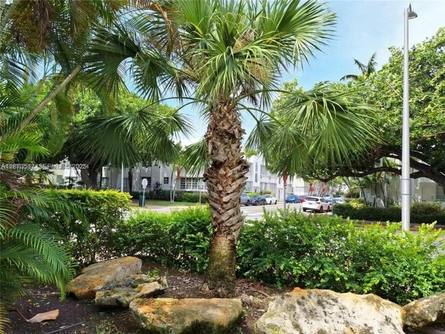 Photo - 1009 Meridian Ave Unidad 13