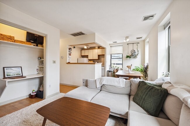 Photo - 5 Grove St Unit 9