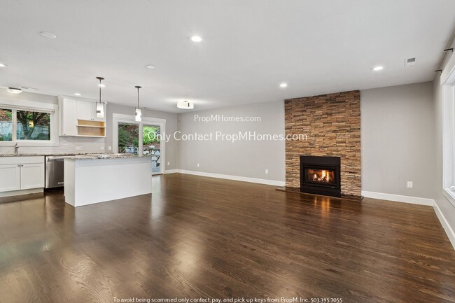 16849 Lakeridge Dr