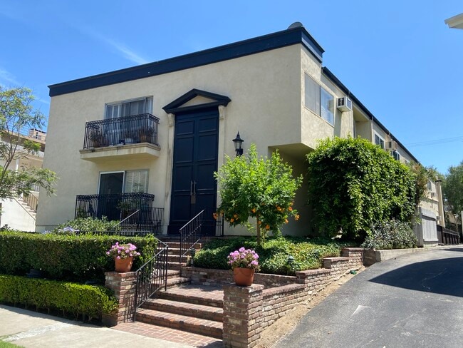 Photo - 10634 Holman Ave Unidad 3