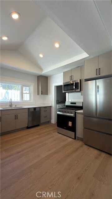 Photo - 2315 Berry St