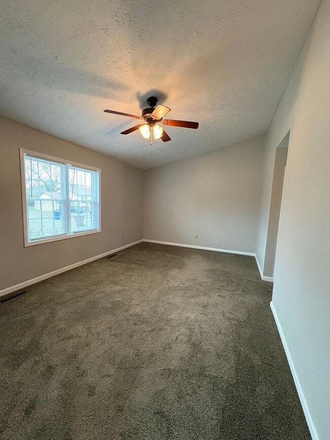 Photo - Spacious 2 Bedroom Duplex on Dale Drive!