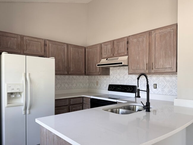 Photo - 405 Amberly Dr