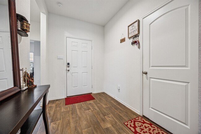 Photo - 5102 Hedgerose Ln