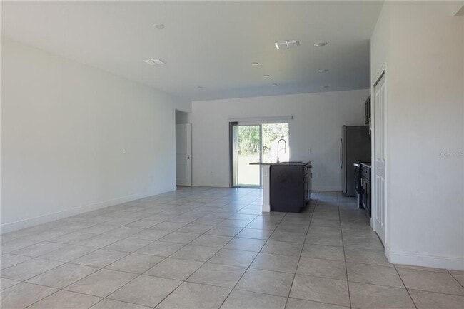 Photo - 422 Marion Oaks Course