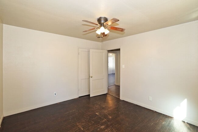 Photo - 106 N Virginia St