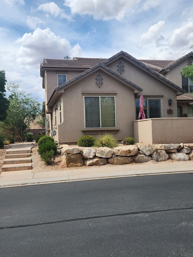 Building Photo - Casitas at Hidden Valley