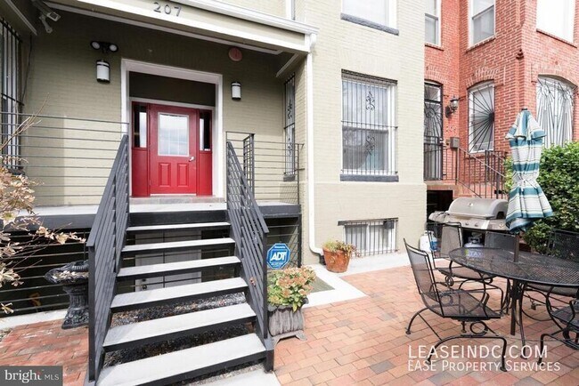 Photo - 207 R St NW Unidad #6