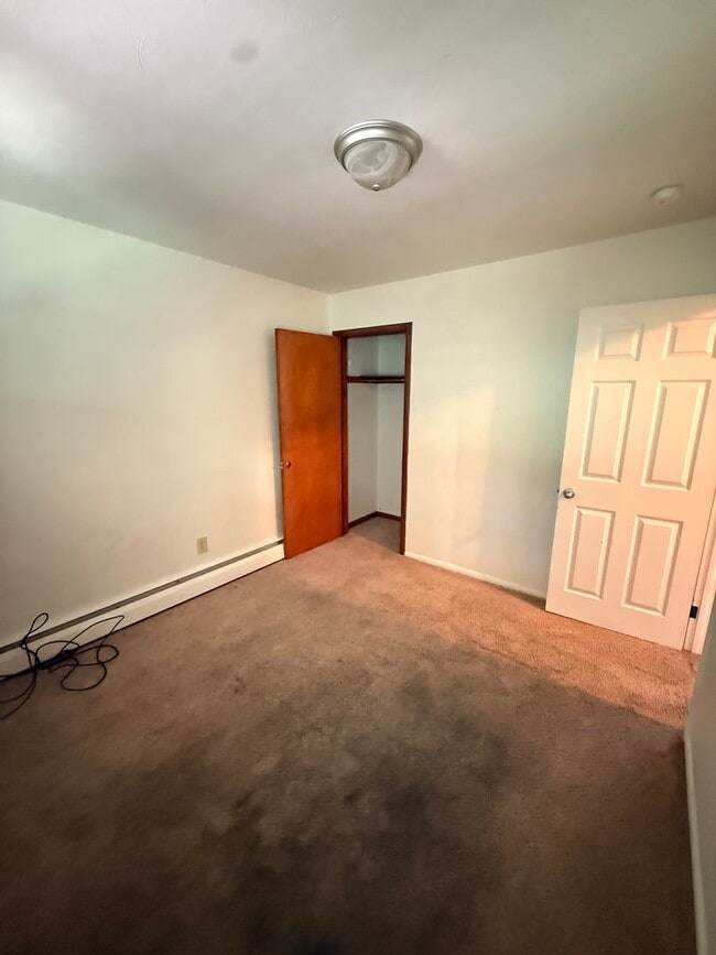 Photo - 2 Bedroom 1 Bathroom Apartment For Rent!