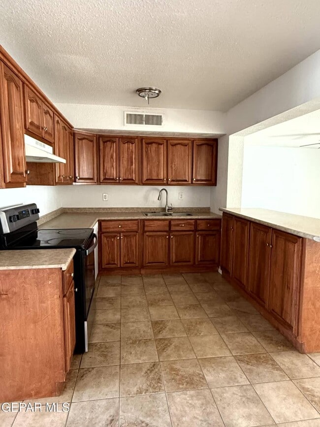 Photo - 2801 Hawick Rd