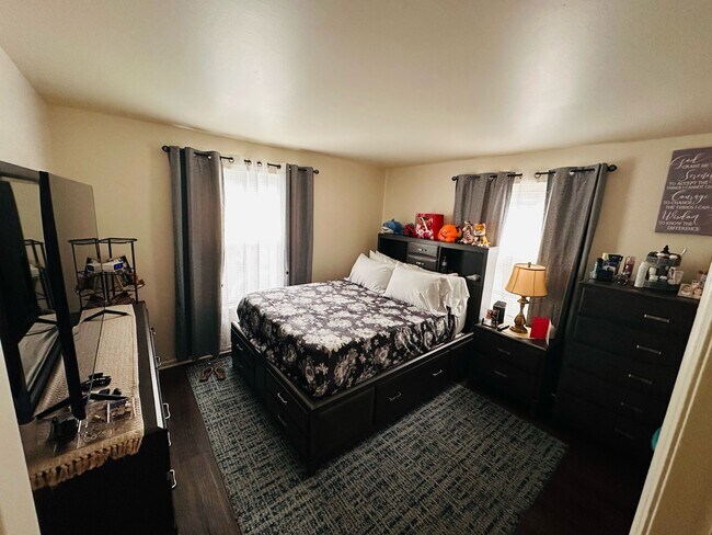 Bedroom - 374 Somerset St Unit 3