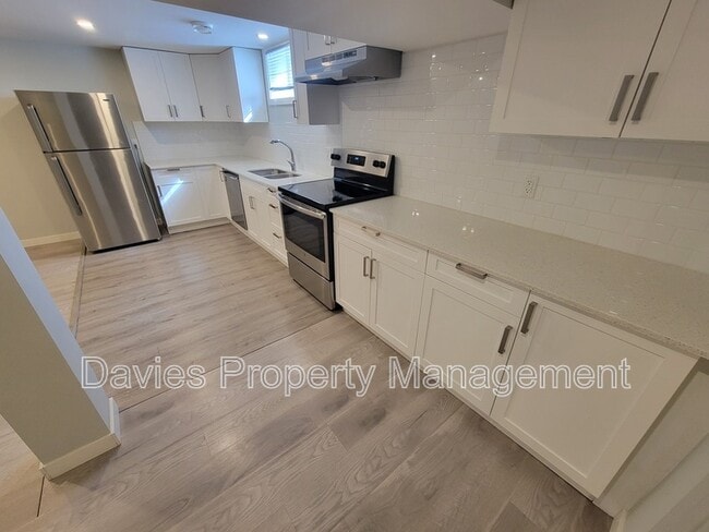 Photo - 8510-8152 152 St NW