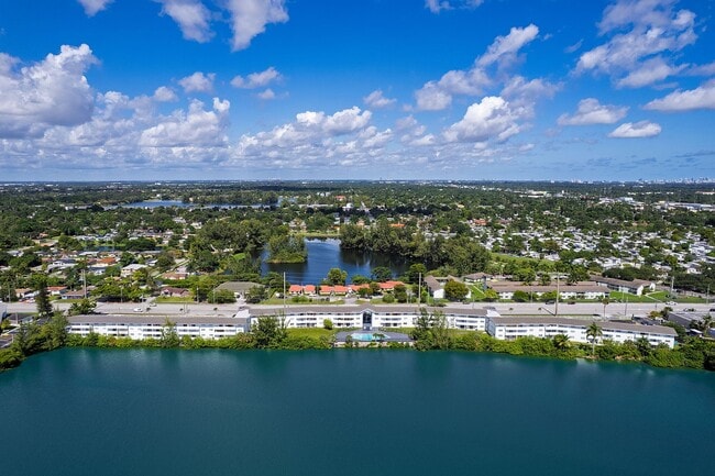11-web-or-mls-LakeShore_Presidential_DJI_0213