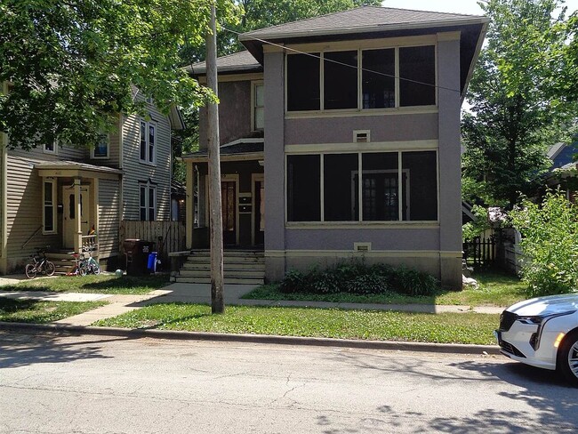 Photo - 409 Grove St