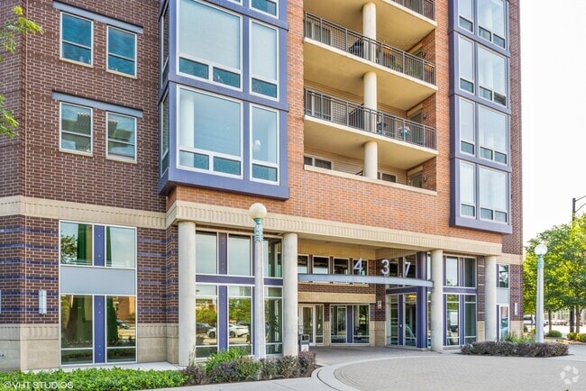 Building Photo - 437 W Division St Unit 610 Rental