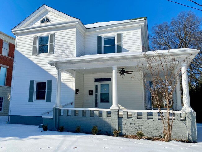 Building Photo - Historic Monroe Duplex Unit Apt A.