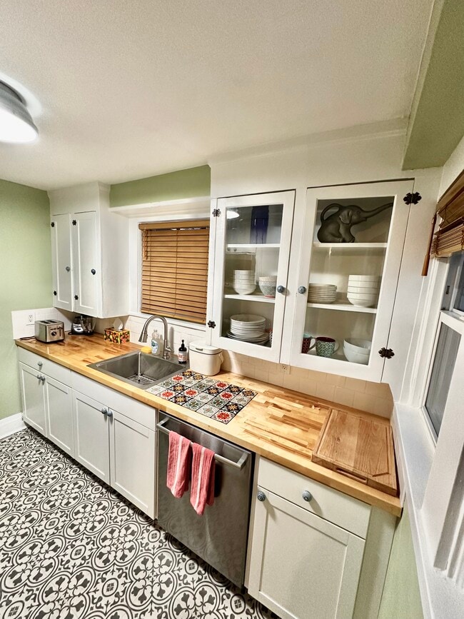 Photo - 4007 NE 8th Ave