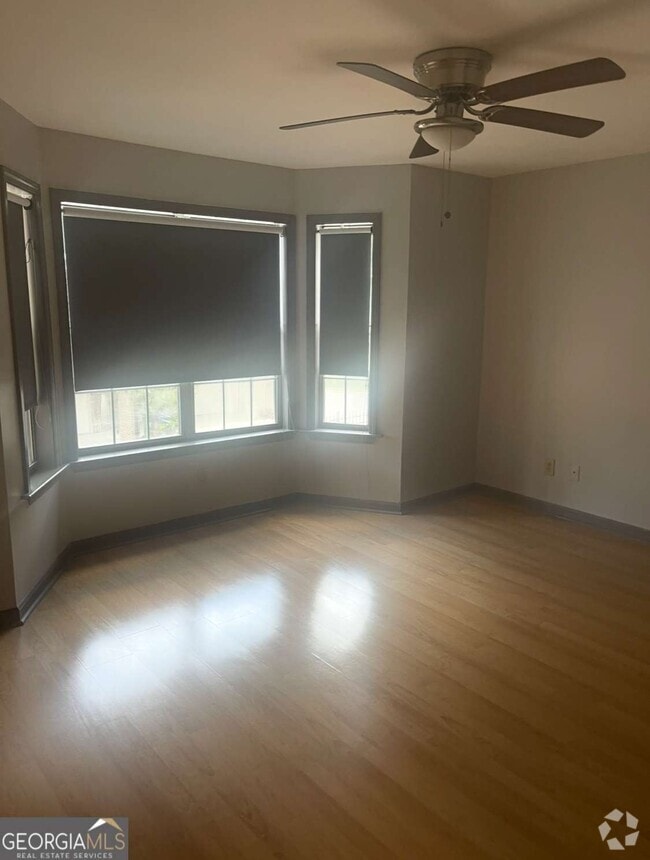 Building Photo - 684 McGill Pl NE Rental